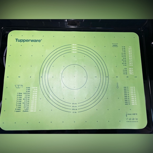 Tupperware Pastry Mat Baking Mat, Non-Slip Dough Rolling Mat with Measurements - Picture 8 of 8